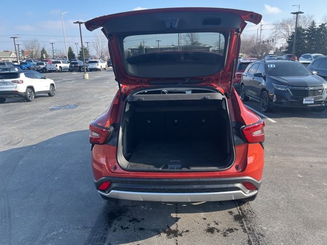 Certified 2024 Chevrolet Trax LT w/ Driver Confidence Package image 5