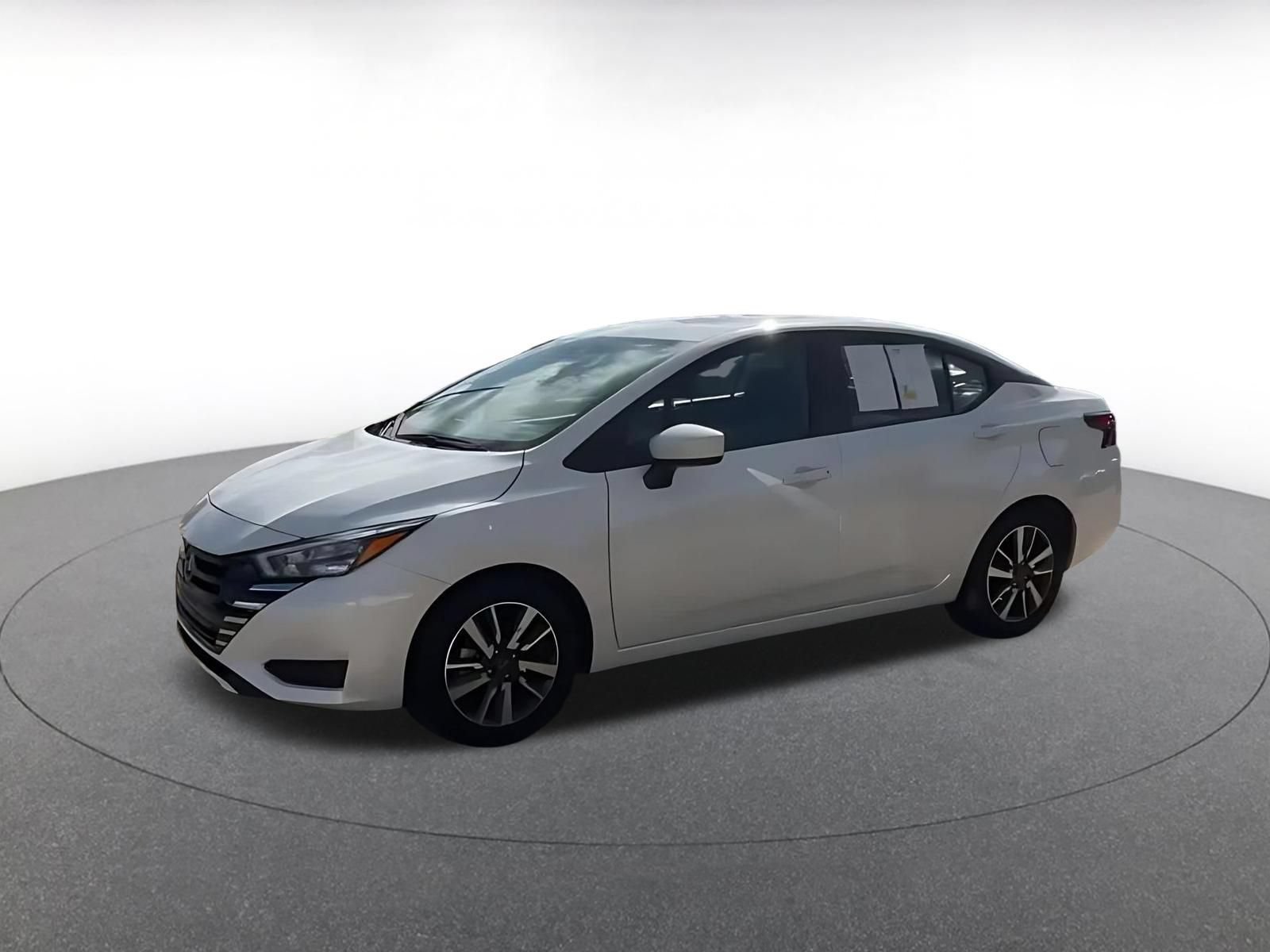 Used 2025 Nissan Versa SV FWD image 8