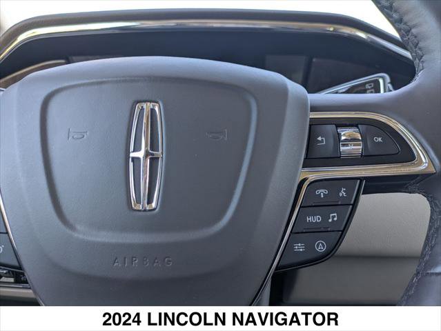 Used 2024 Lincoln Navigator Reserve AWD/4WD image 14