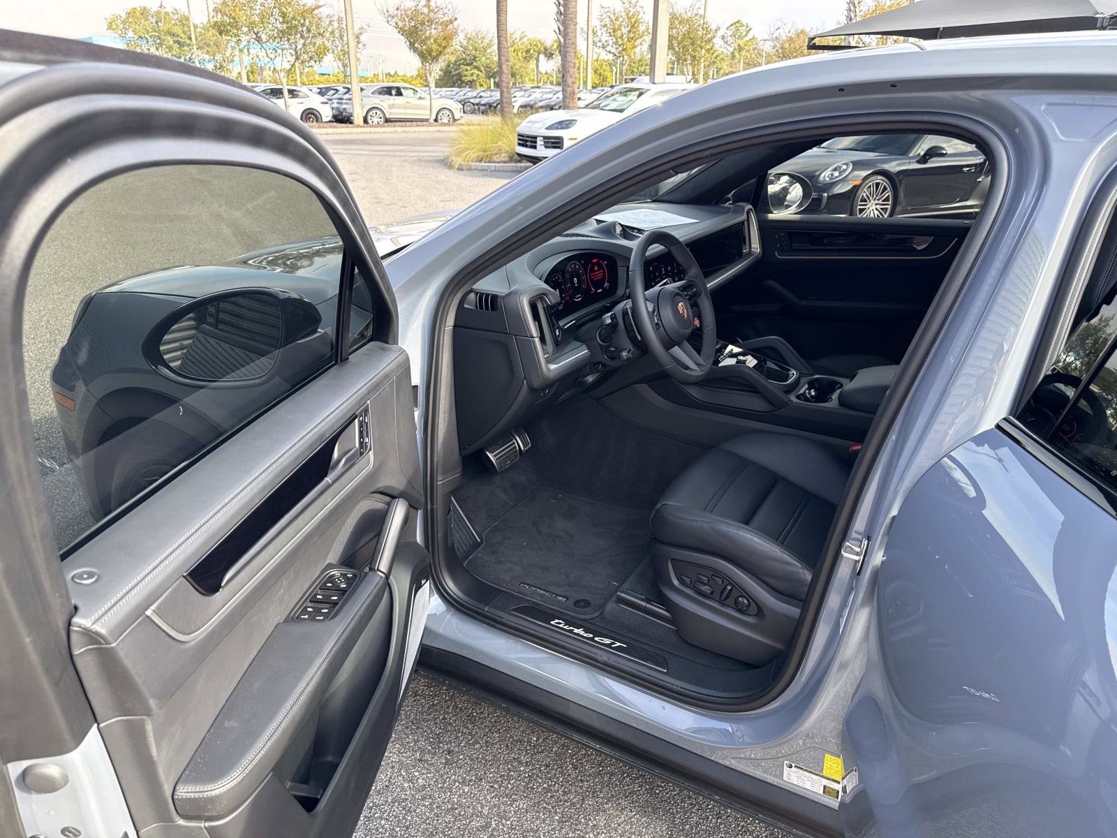 Used 2025 Porsche Cayenne Turbo GT image 20