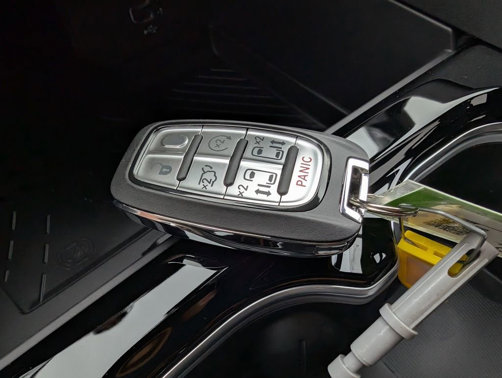 New 2026 Chrysler Pacifica Limited w/ S Appearance Package image 19