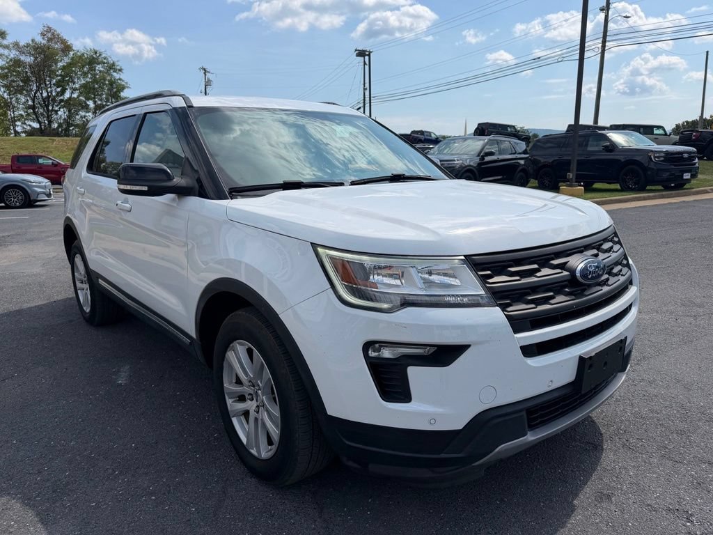 Used 2018 Ford Explorer XLT w/ Equipment Group 202A AWD/4WD image 6