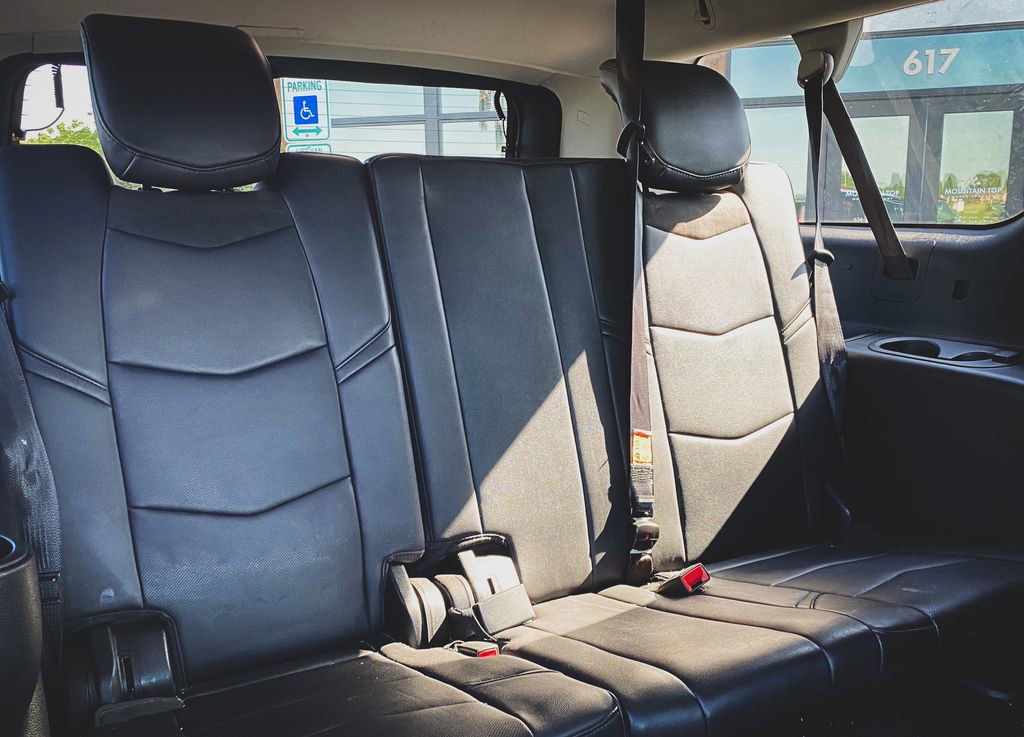 Used 2018 Cadillac Escalade ESV Luxury AWD/4WD image 30