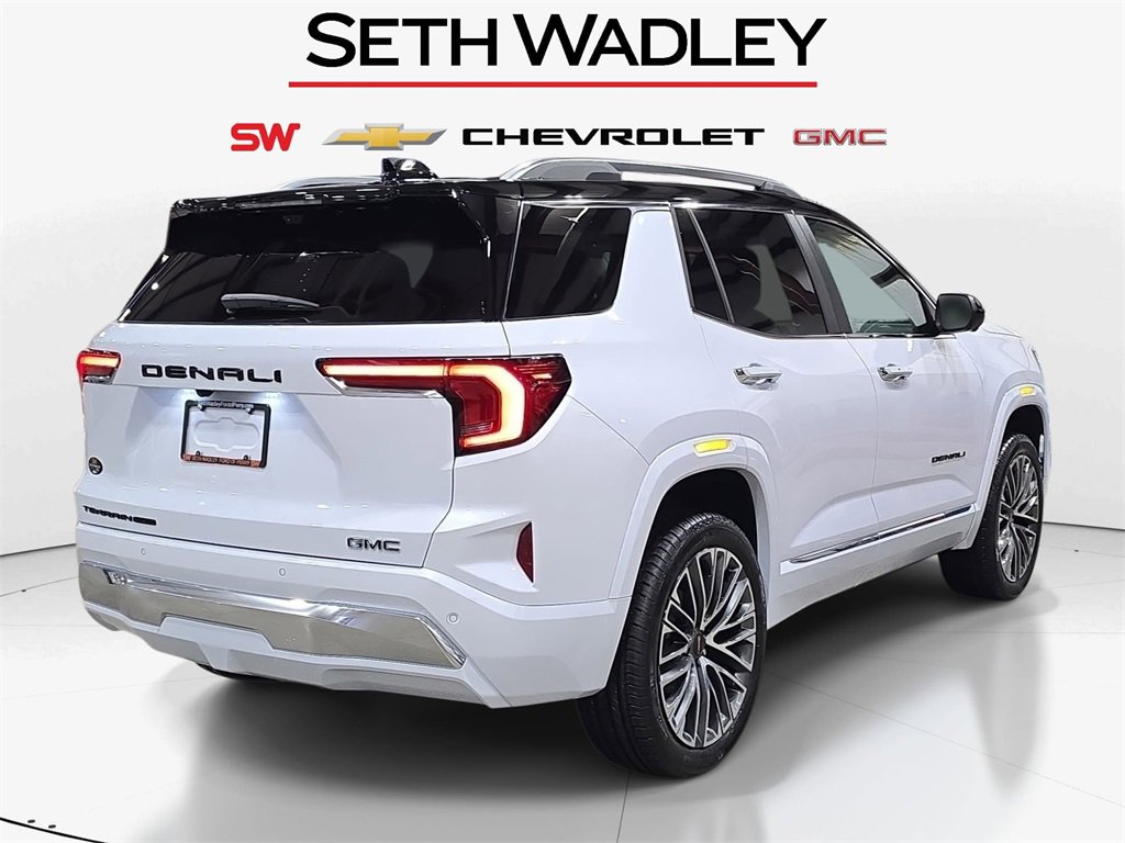 New 2026 GMC Terrain Denali w/ LPO, Black Badging Package image 7