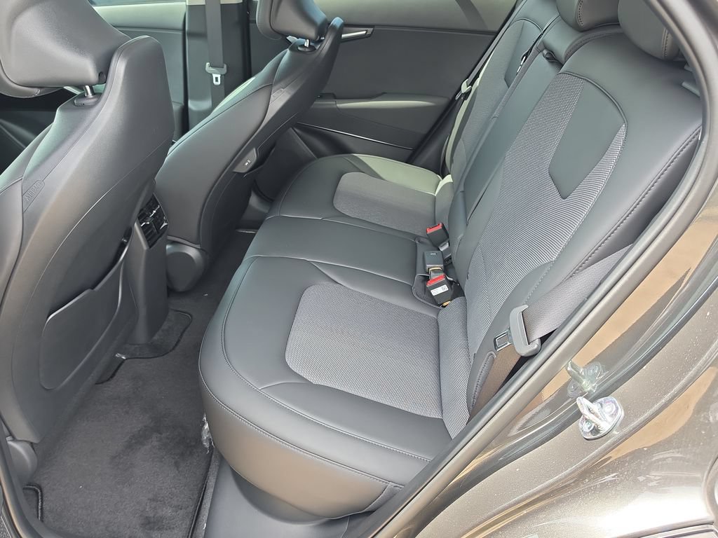 New 2026 Kia Niro Wind FWD image 17