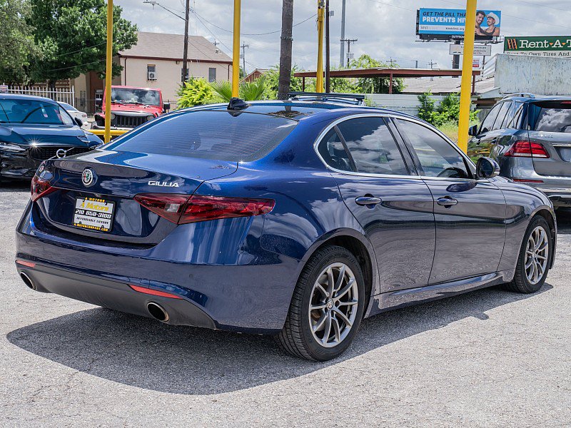 Used 2018 Alfa Romeo Giulia AWD image 5