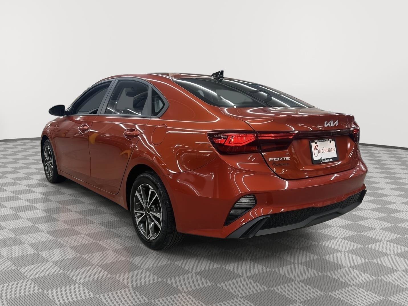 Used 2023 Kia Forte LXS w/ LXS Technology Package image 5