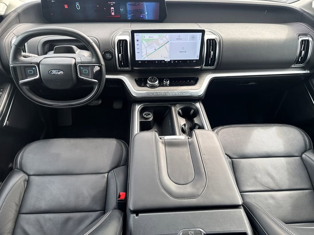 Used 2025 Ford Expedition Platinum AWD/4WD image 12