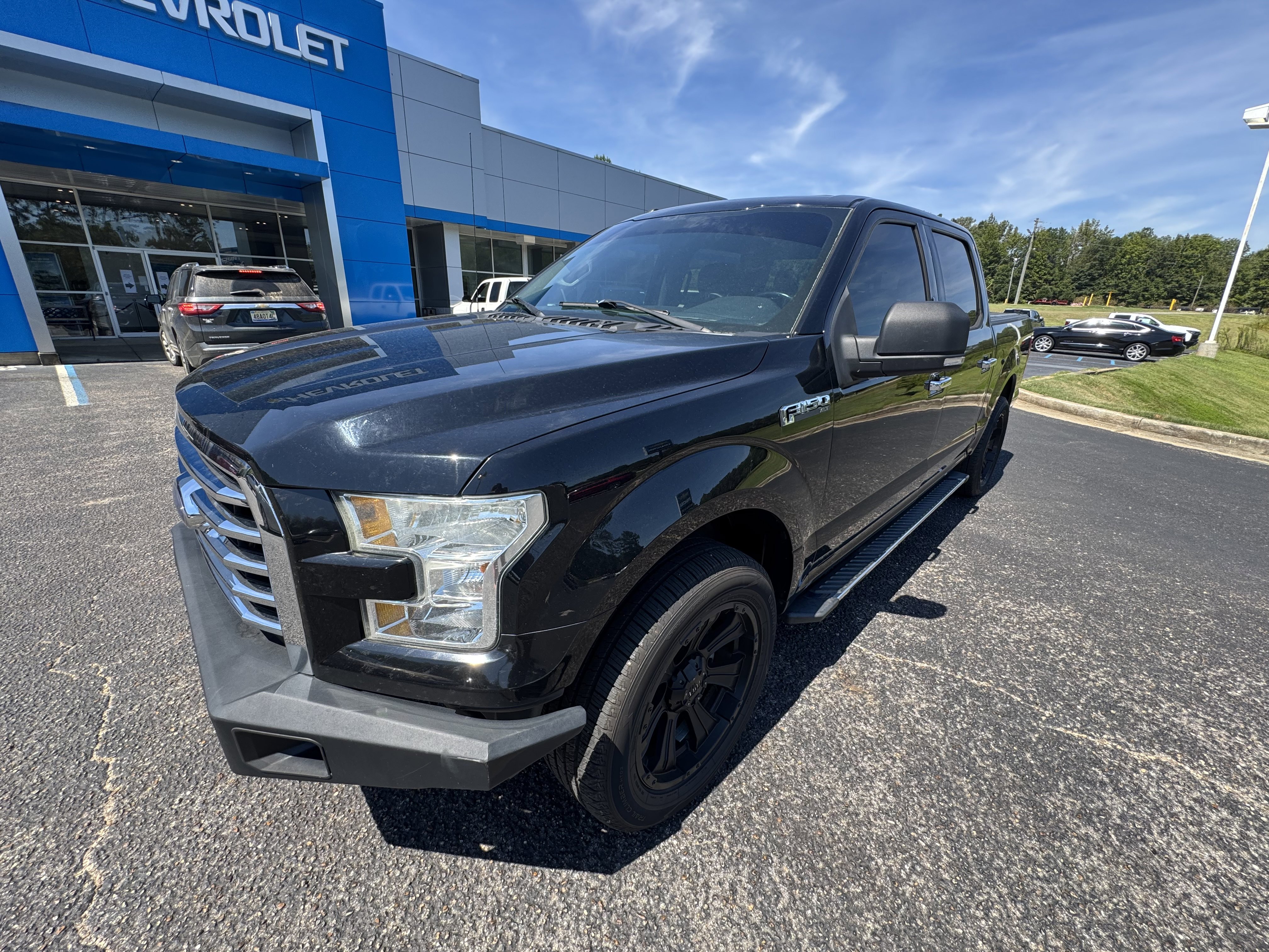 Used 2017 Ford F150 XLT w/ Equipment Group 302A Luxury image 3