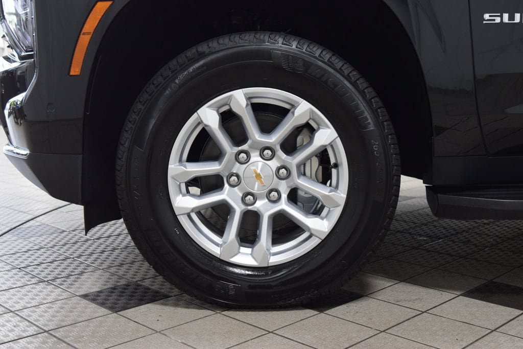 New 2026 Chevrolet Suburban LS w/ Max Trailering Package AWD/4WD image 24