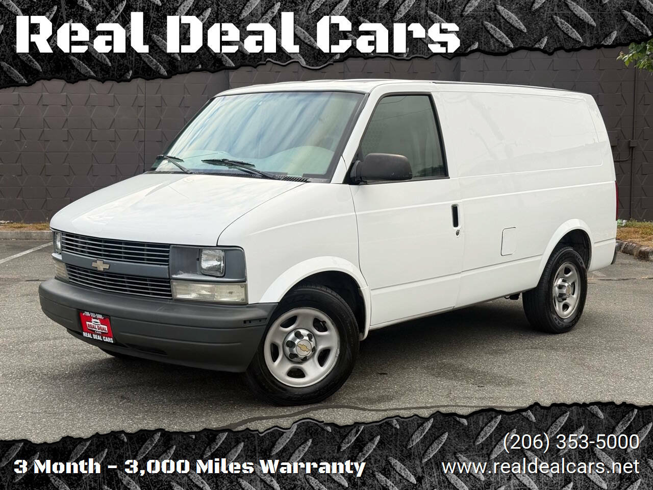 Used 2004 Chevrolet Astro RWD image 1