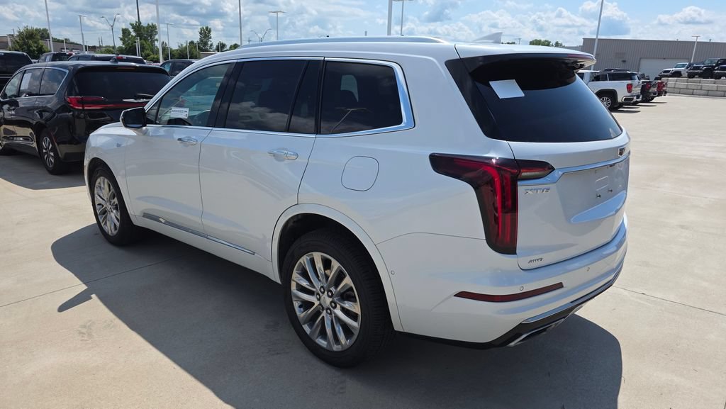 Used 2021 Cadillac XT6 Premium Luxury AWD/4WD image 3