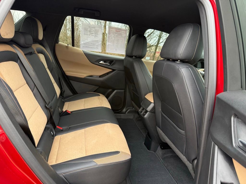 Used 2025 Chevrolet Equinox ACTIV image 16