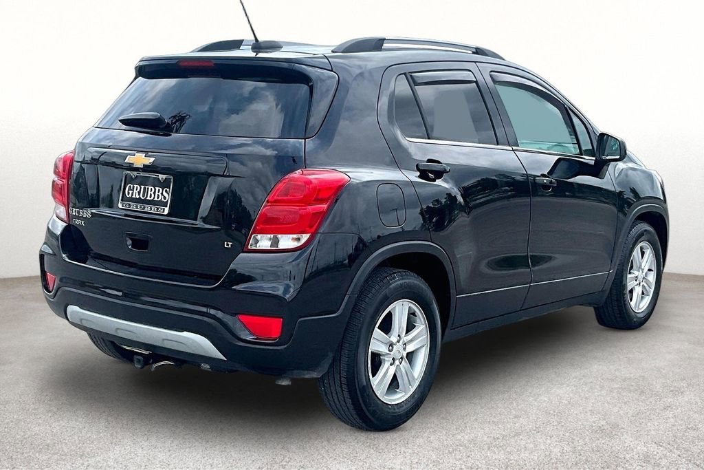 Used 2020 Chevrolet Trax LT w/ LT Convenience Package FWD image 2