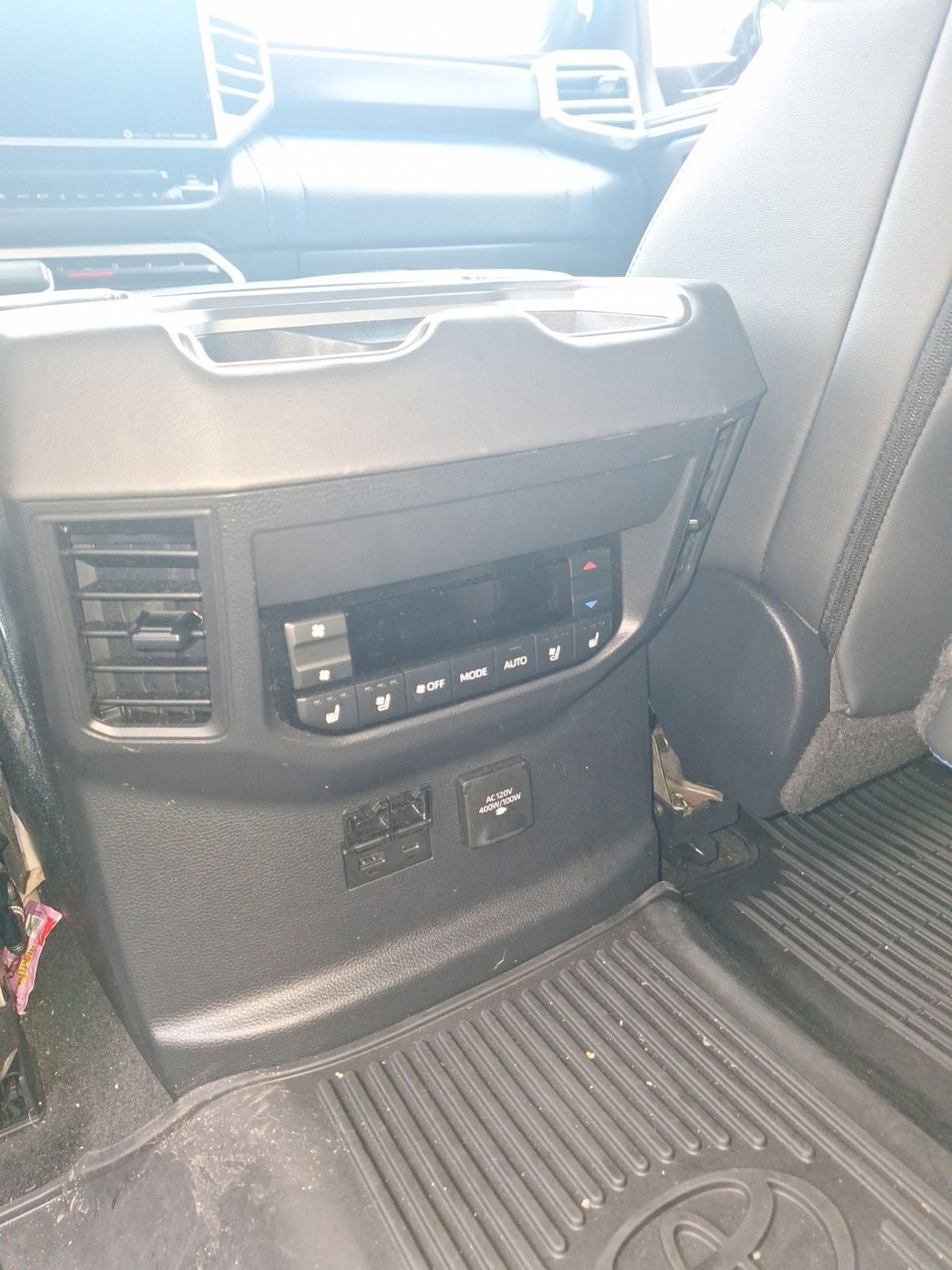 Used 2023 Toyota Sequoia Platinum AWD/4WD image 17