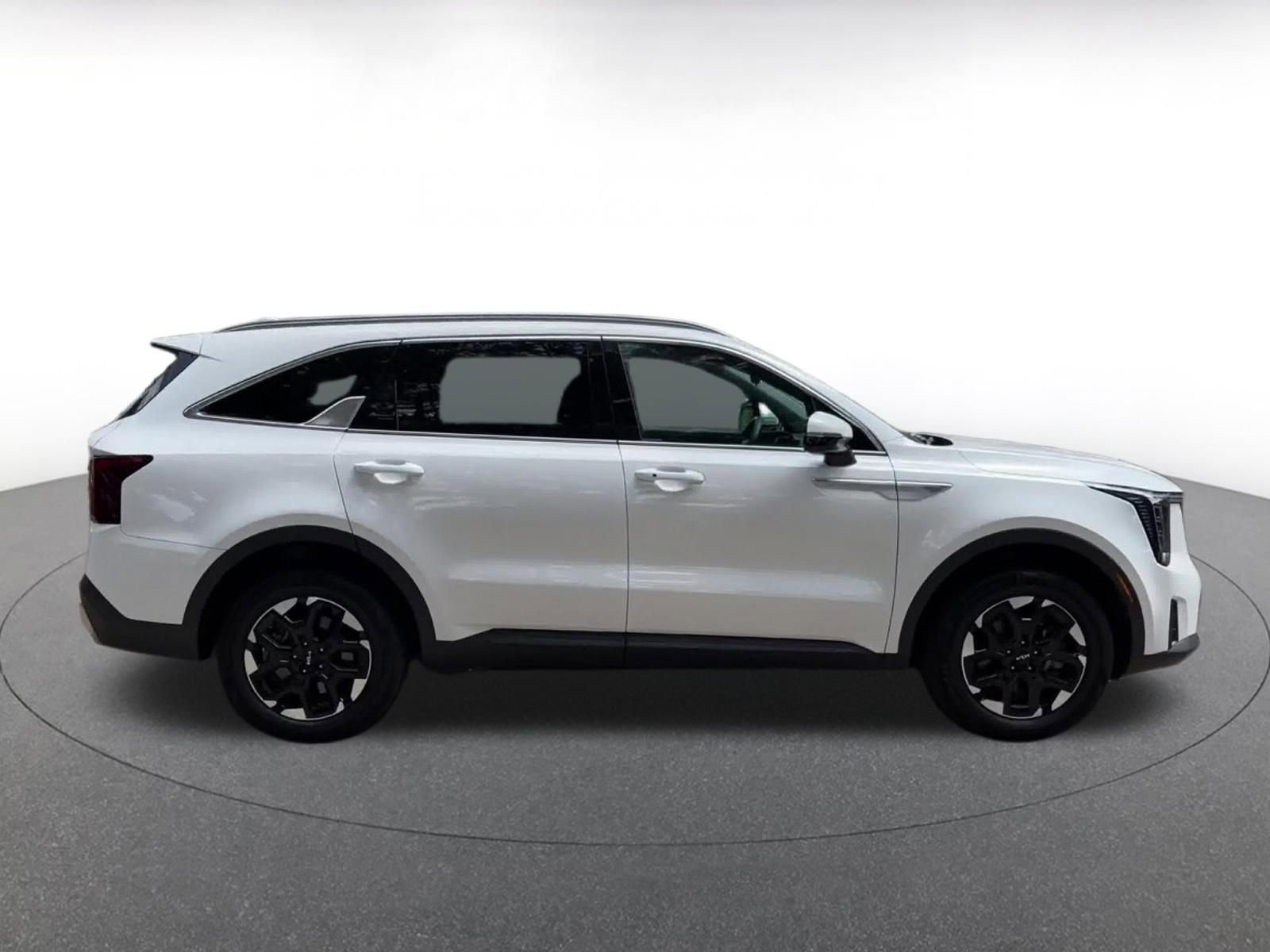 Used 2024 Kia Sorento S AWD/4WD image 16