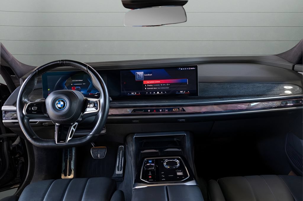 Used 2024 BMW i7 M70 AWD/4WD image 26