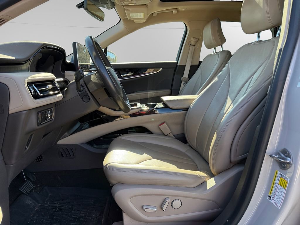 Used 2021 Lincoln Nautilus Reserve w/ Equipment Group 201A image 9