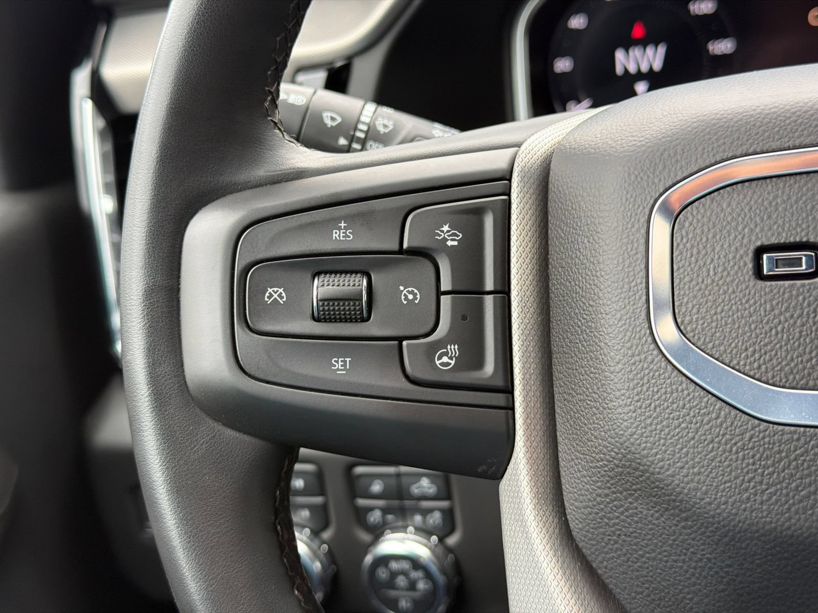 Used 2024 GMC Sierra 3500 Denali AWD/4WD image 26