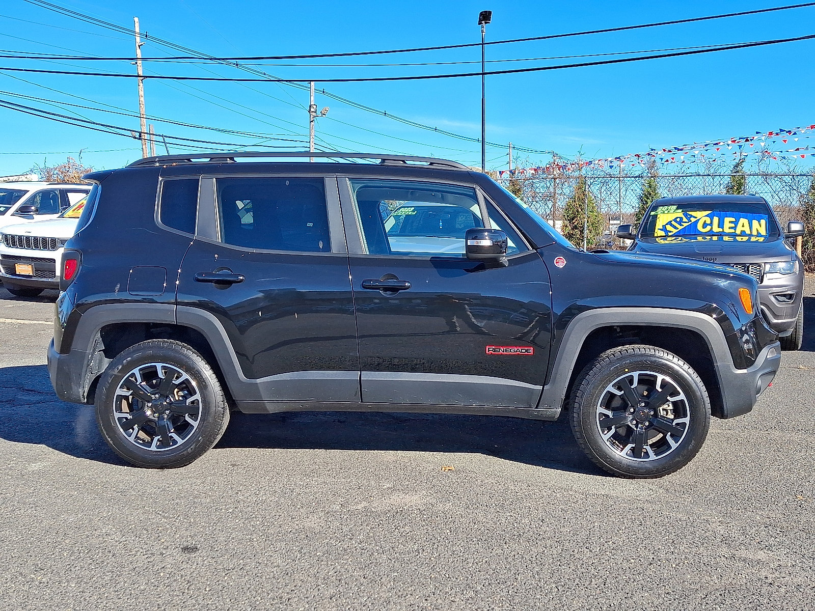 Used 2023 Jeep Renegade Trailhawk image 8