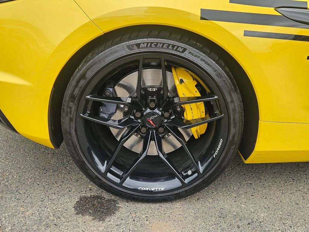 Used 2025 Chevrolet Corvette Z06 RWD image 9