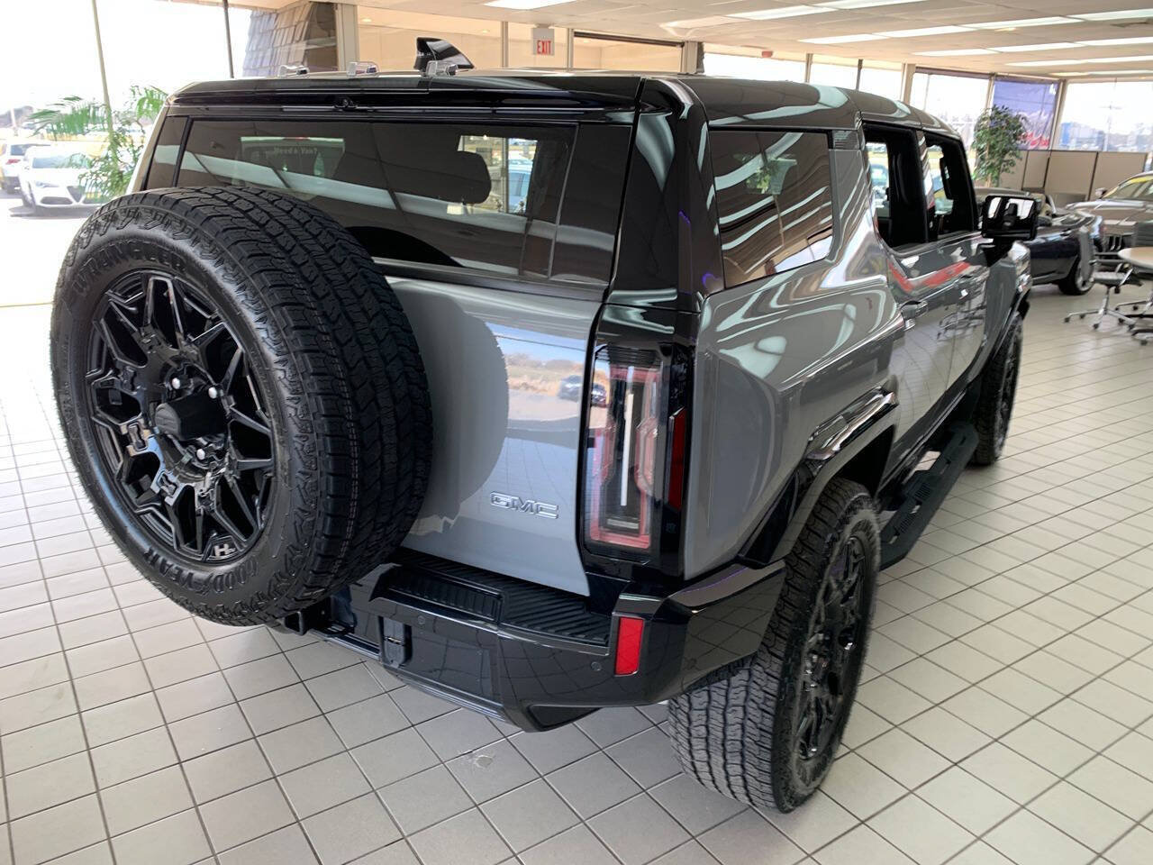 Used 2025 GMC Hummer EV 2X AWD/4WD image 6