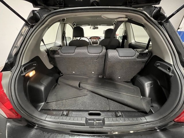 Used 2010 Toyota Yaris 2-Door Hatchback image 13