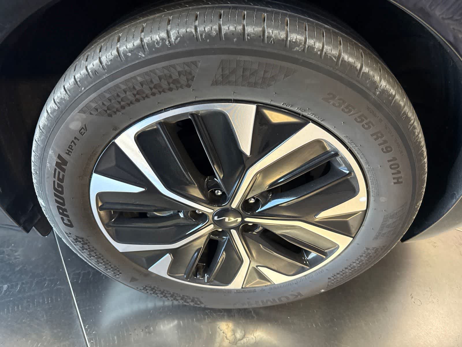 Used 2023 Kia EV6 Wind RWD image 8