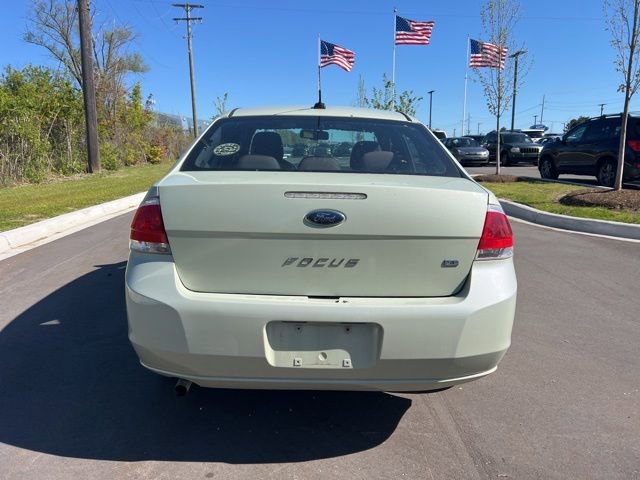 Used 2010 Ford Focus SE FWD image 6