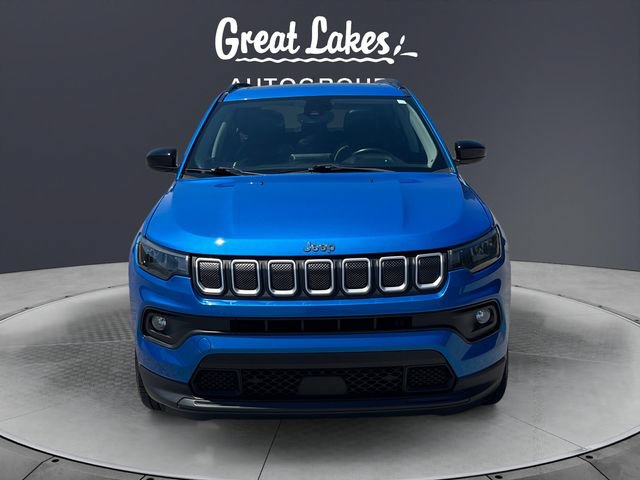 Used 2022 Jeep Compass Latitude w/ Sun and Sound Group AWD/4WD image 8