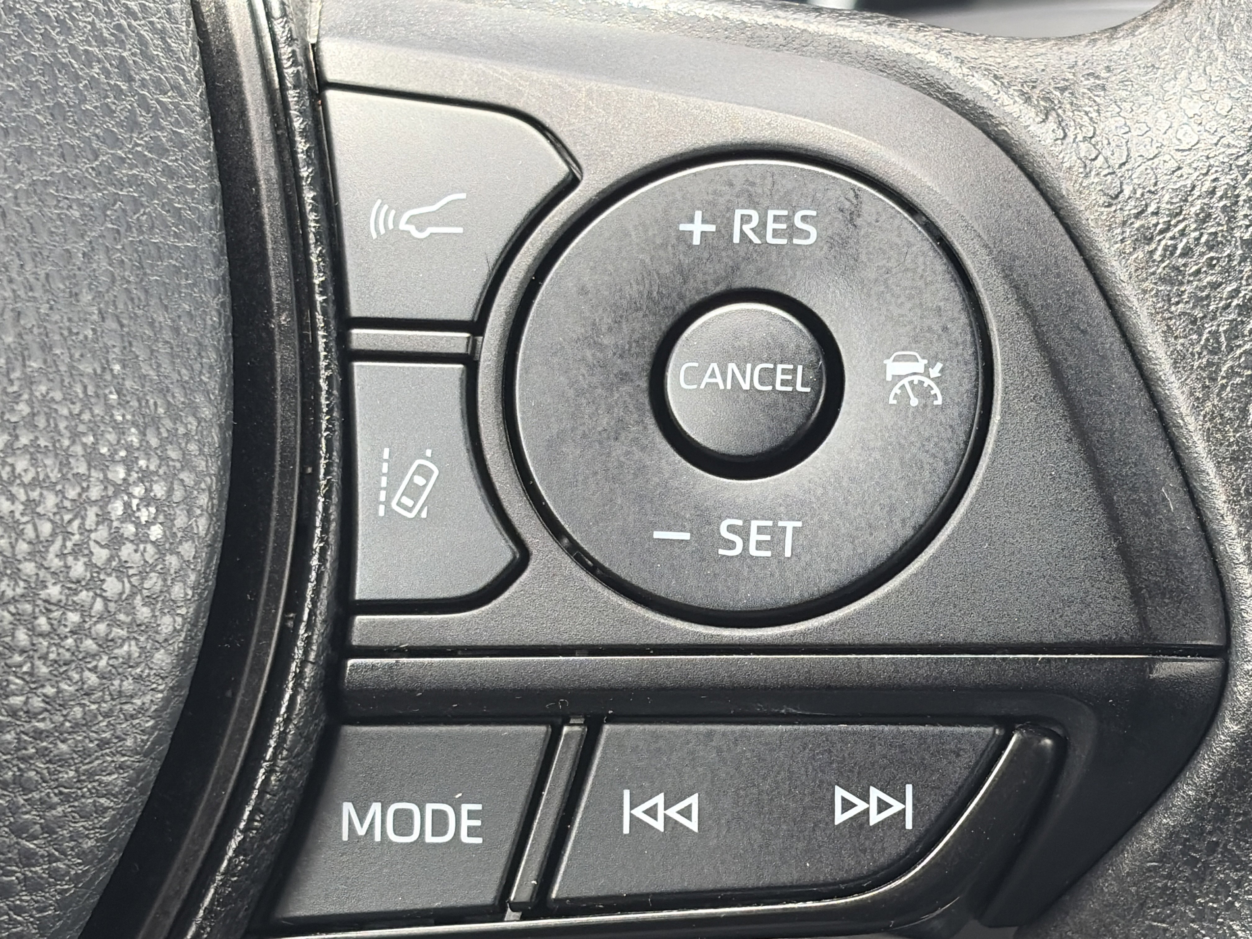 Used 2023 Toyota RAV4 LE AWD/4WD image 21