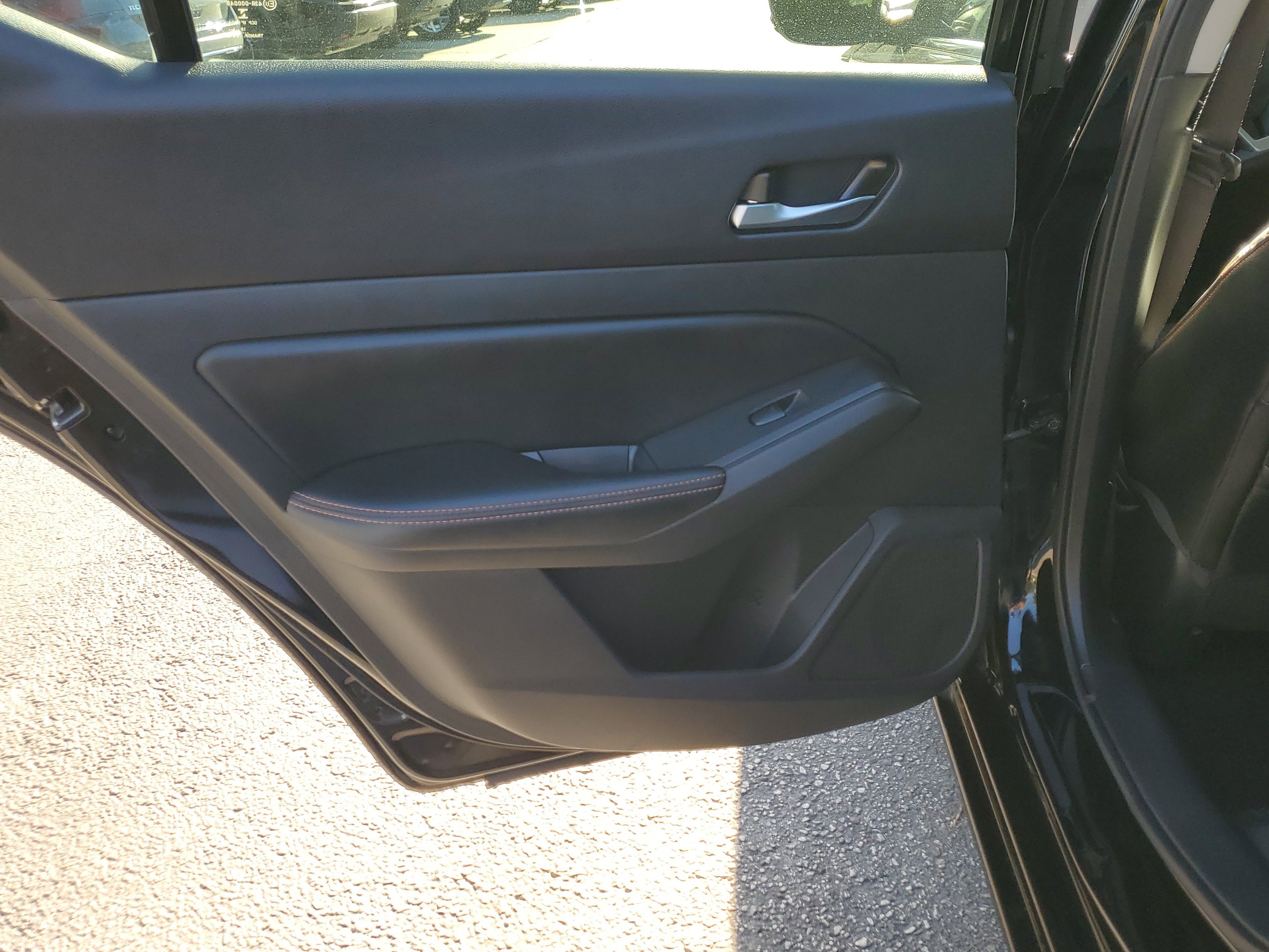 Used 2020 Nissan Altima 2.5 SR w/ Premium Package image 10