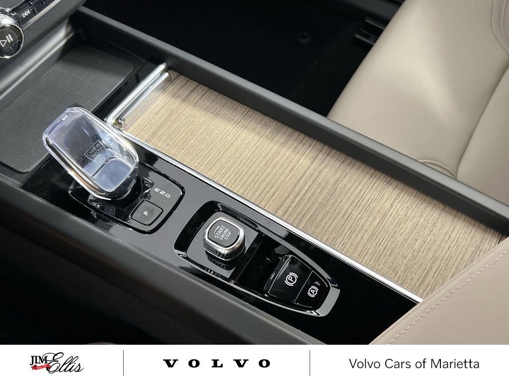 New 2026 Volvo XC60 B5 Plus w/ Protection Package Premier image 18