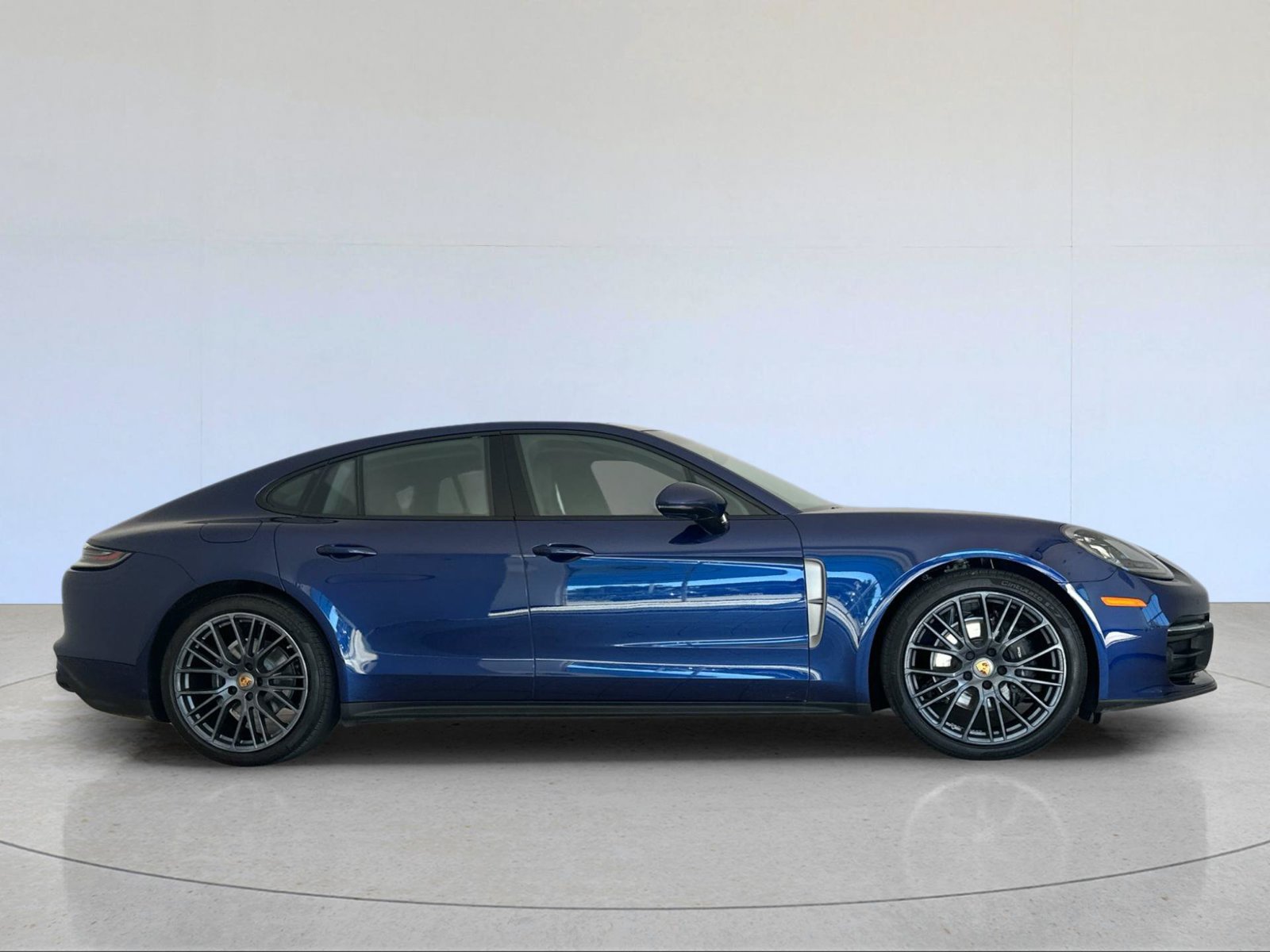 Certified 2023 Porsche Panamera Platinum Edition w/ Assistance Package RWD image 9