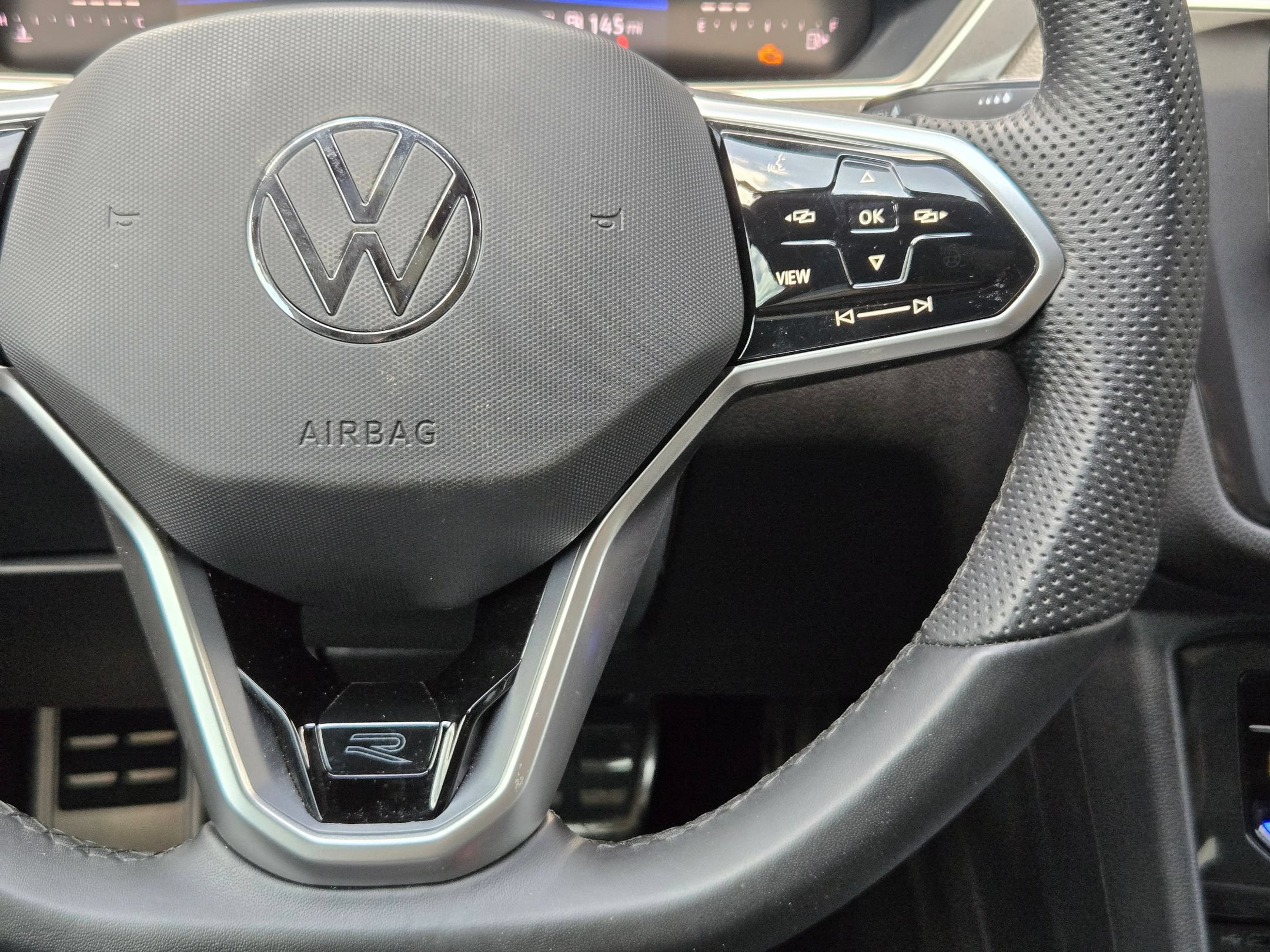 Used 2024 Volkswagen Tiguan SE R-Line FWD image 22
