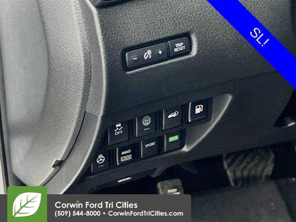 Used 2018 Nissan Rogue SL AWD/4WD image 18