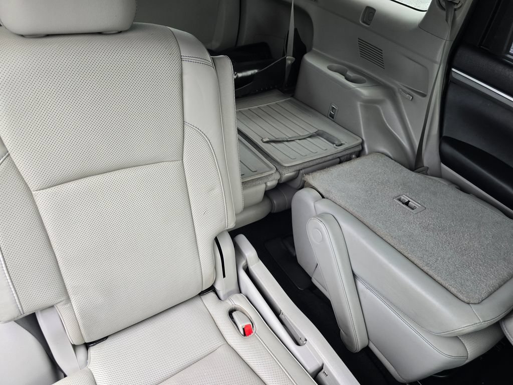 Used 2019 Toyota Highlander Limited Platinum AWD/4WD image 14