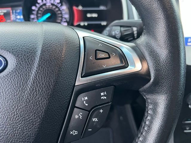 Used 2020 Ford Edge SEL image 19