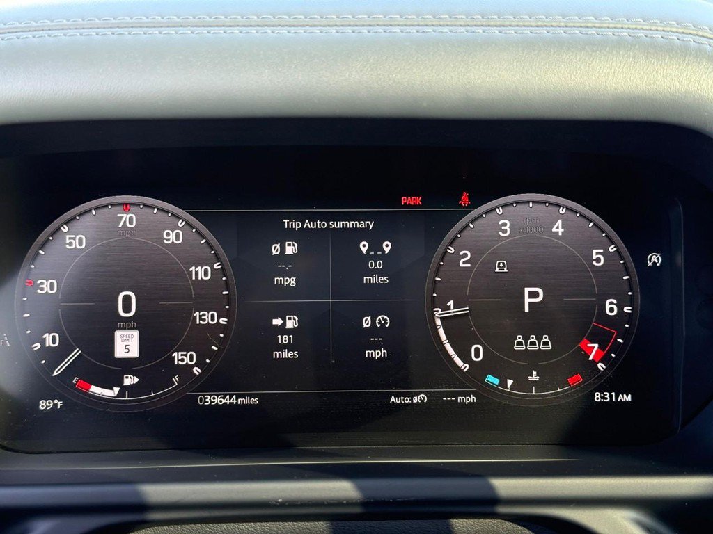 Used 2025 Land Rover Defender 110 X-Dynamic SE AWD/4WD image 24