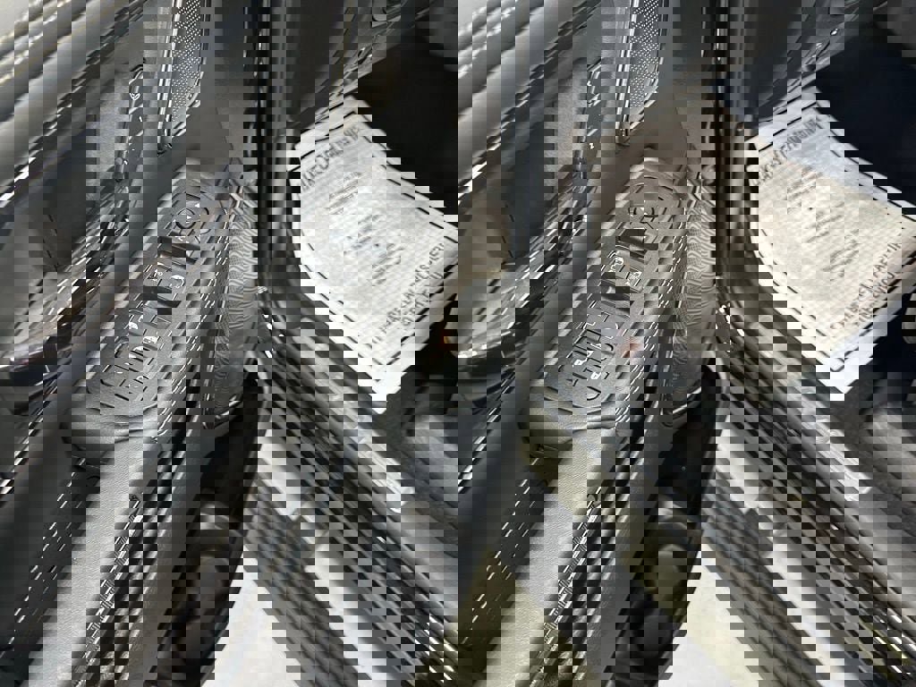 Used 2025 RAM 1500 Limited image 9