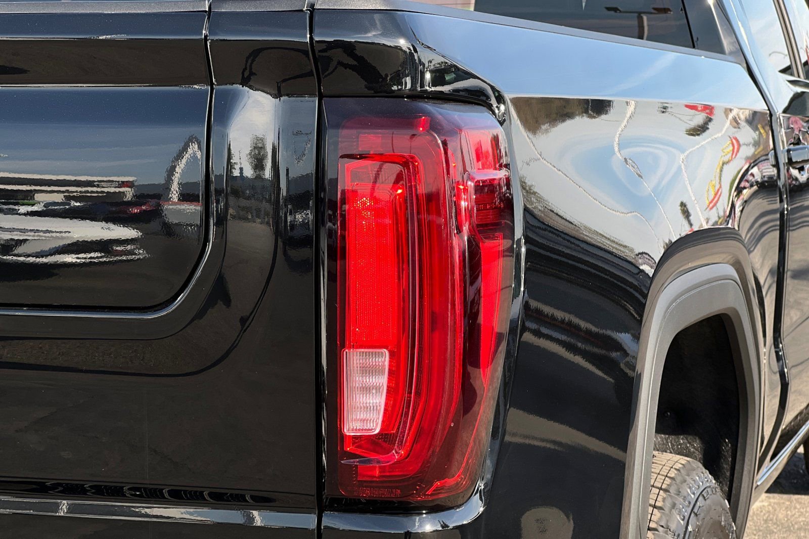 New 2026 GMC Sierra 1500 AT4 w/ AT4 Preferred Package image 7