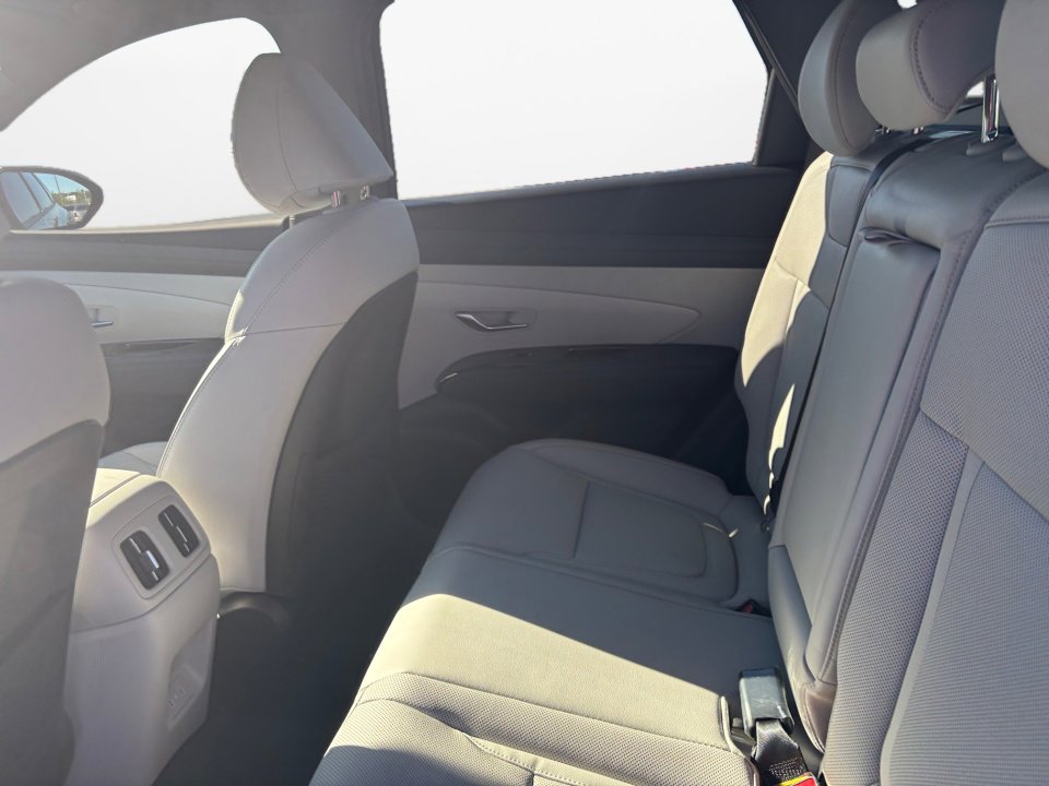 New 2025 Hyundai Tucson Limited image 13