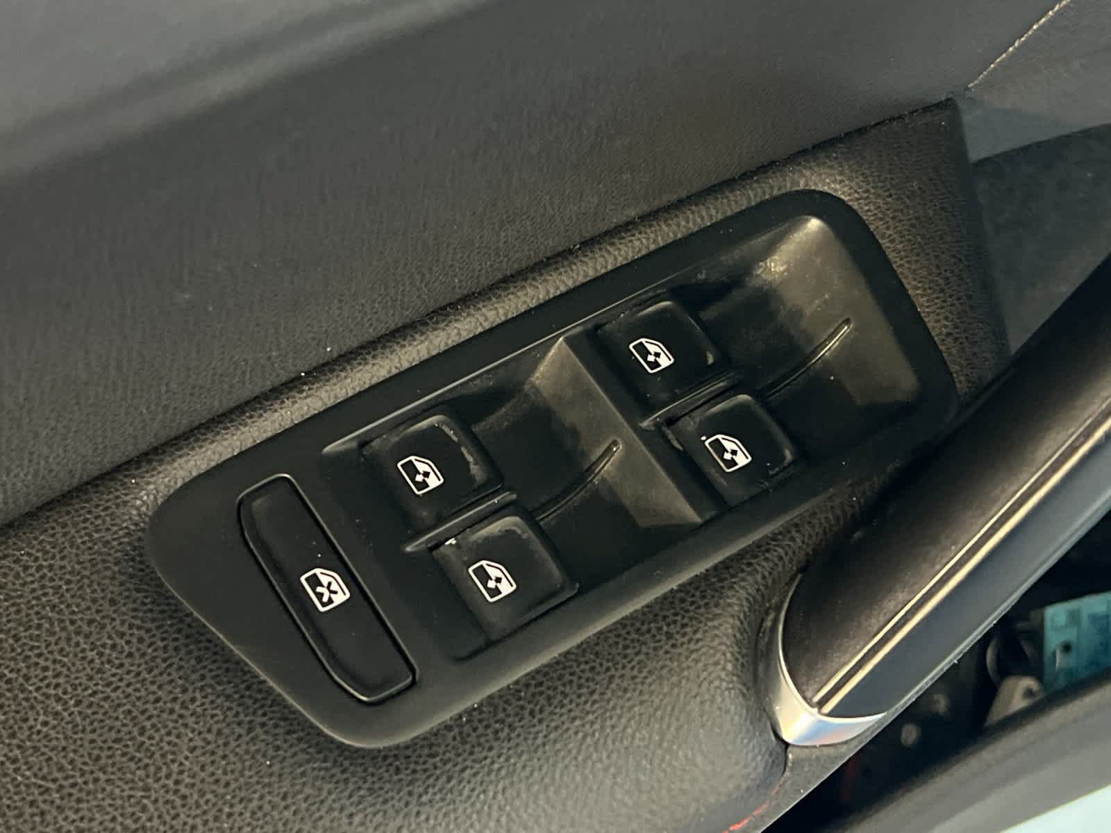 Used 2019 Volkswagen GTI SE FWD image 14