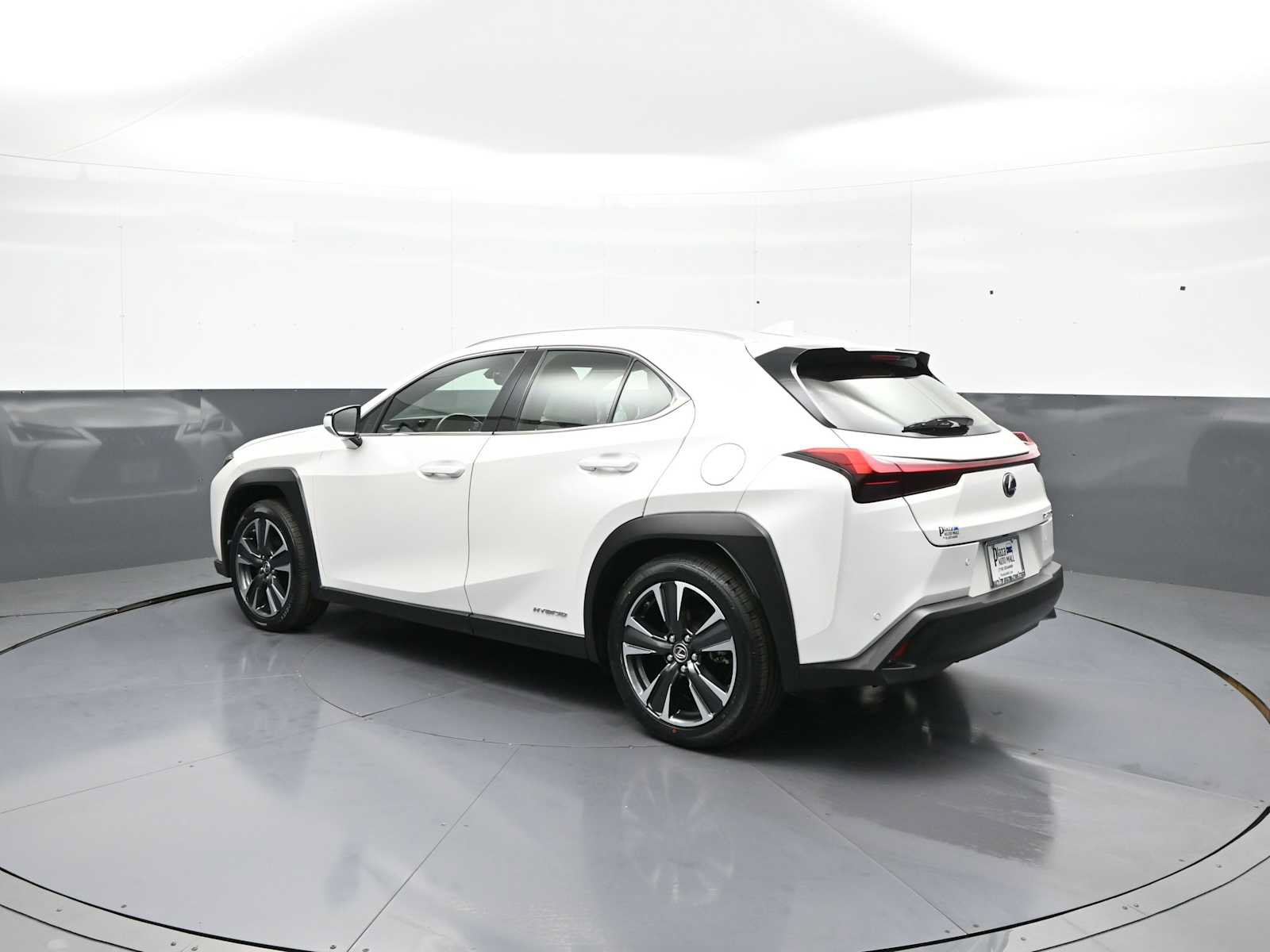 Used 2021 Lexus UX 250h w/ Premium Package AWD/4WD image 8
