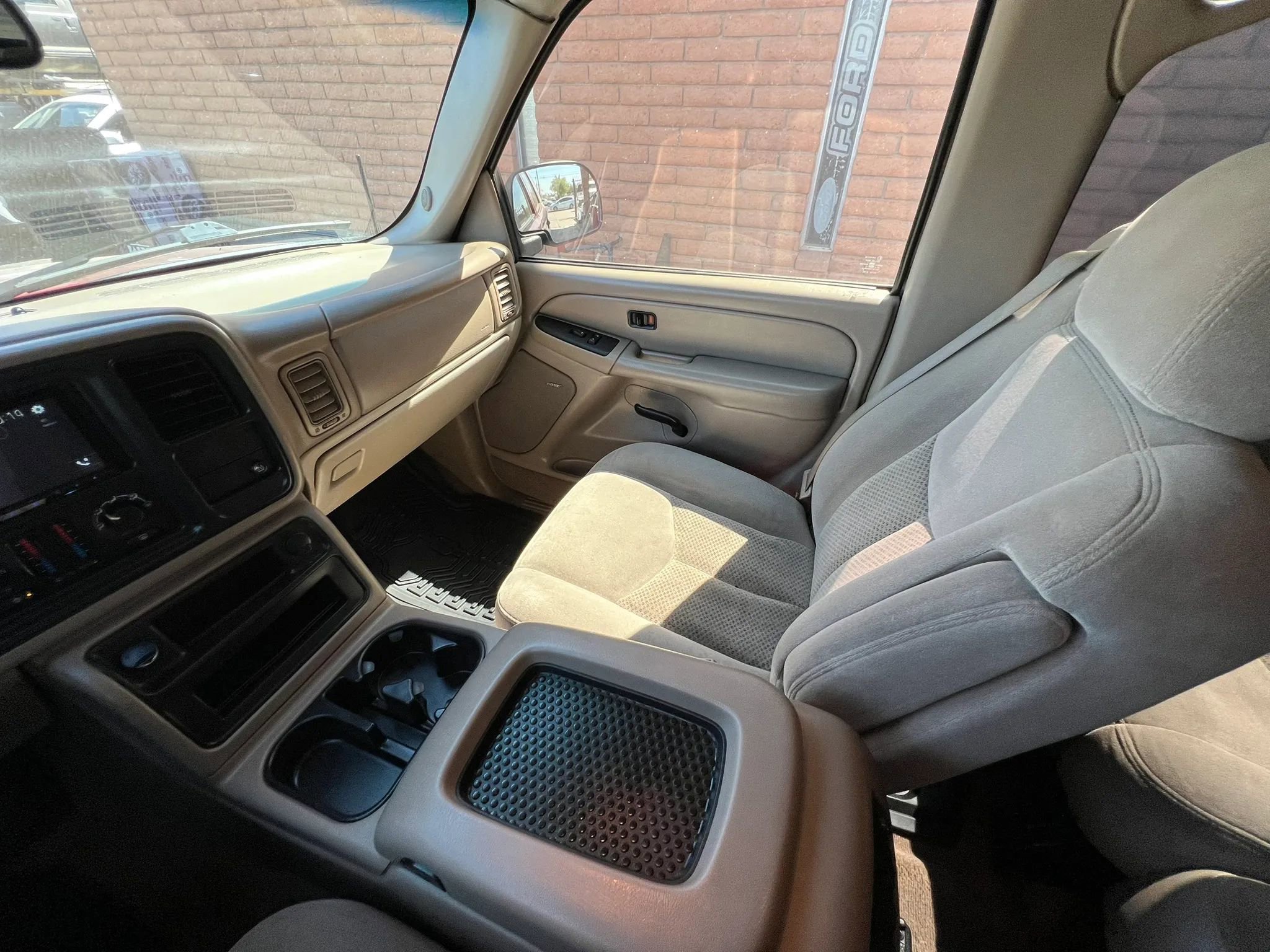 Used 2005 Chevrolet Tahoe LS RWD image 28