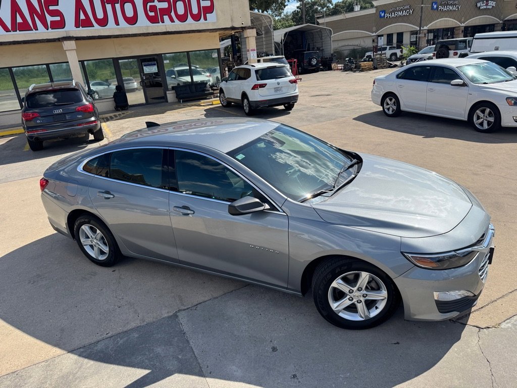 Used 2023 Chevrolet Malibu LS image 3