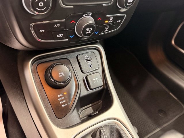 Used 2021 Jeep Compass Latitude AWD/4WD image 16