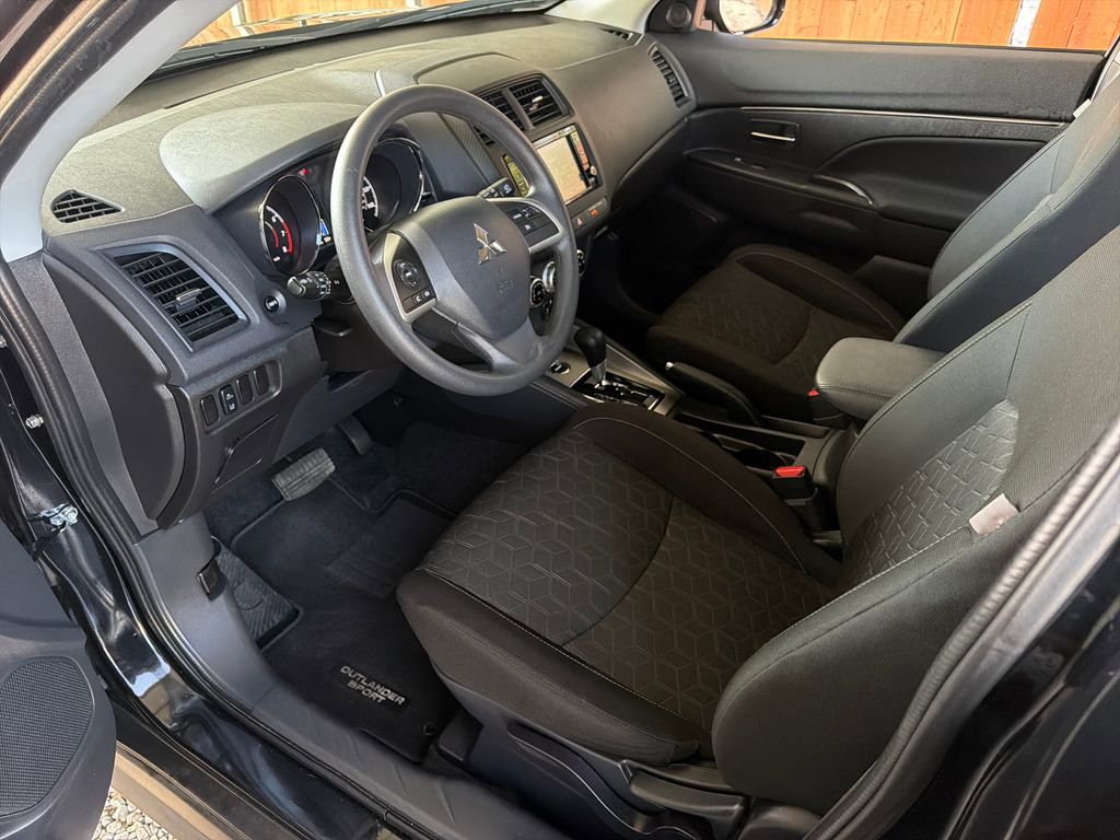 Used 2025 Mitsubishi Outlander Sport AWD image 2