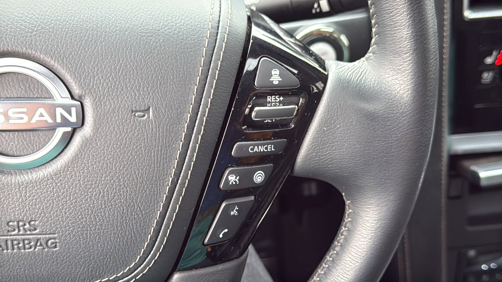 Used 2022 Nissan Armada Platinum image 17