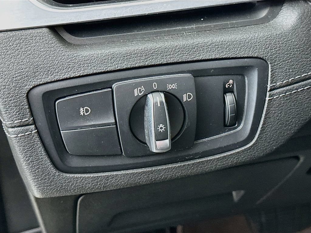 Used 2018 BMW X2 sDrive28i w/ Convenience Package FWD image 15